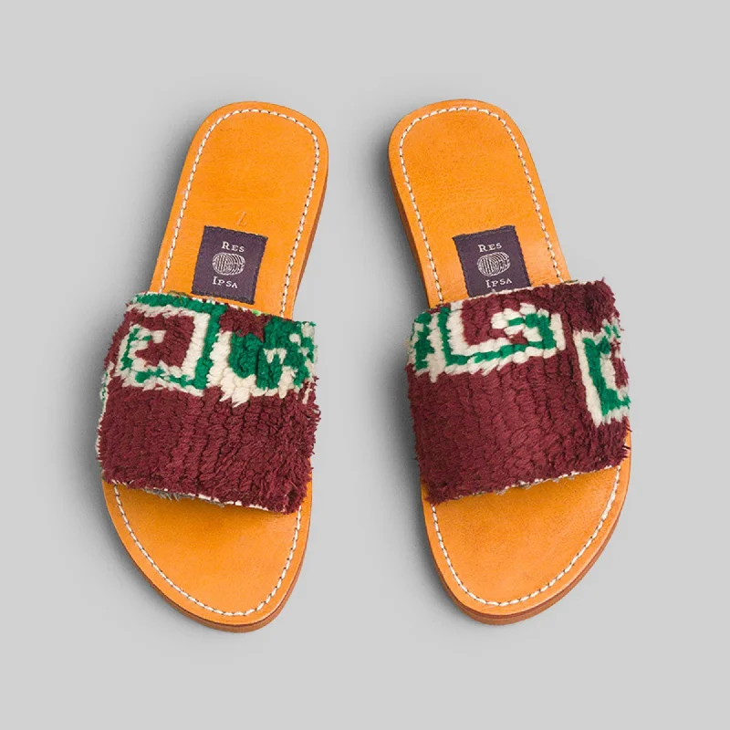 Rug Sandal Size 7